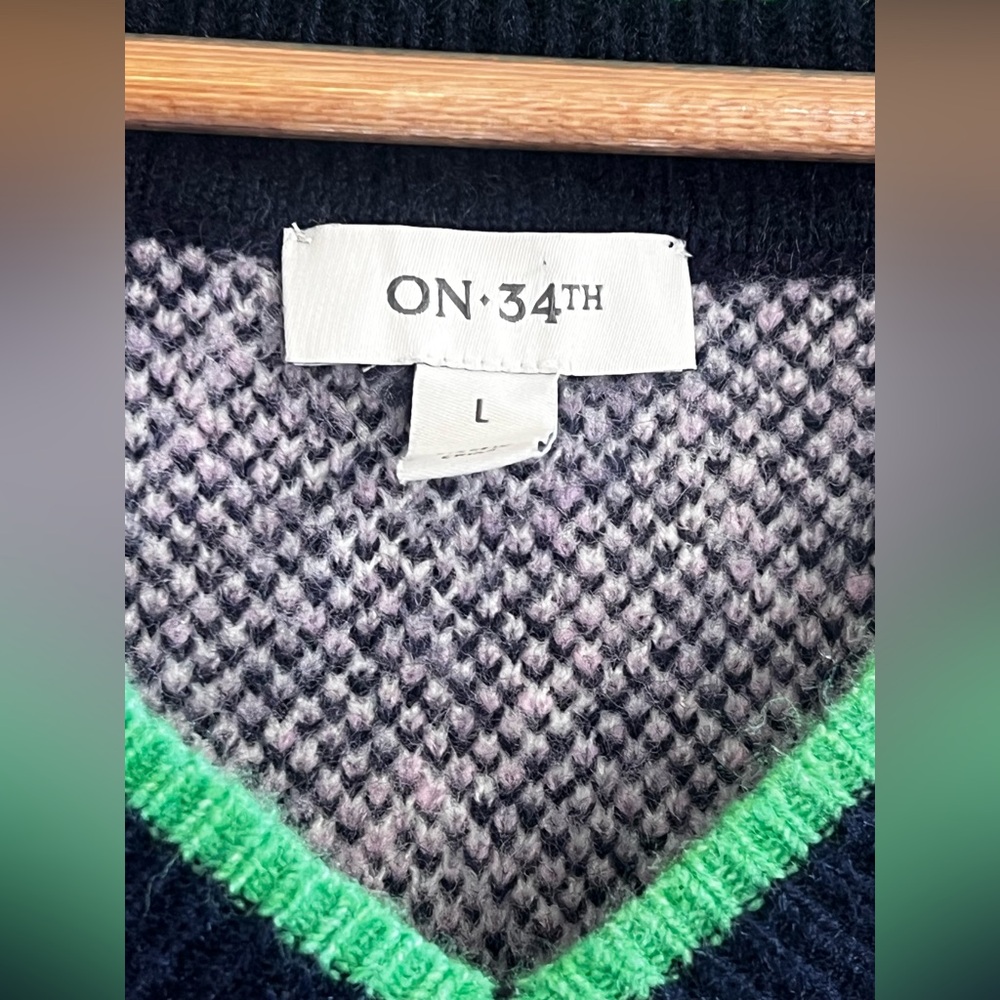 On 34th Women's Argyle V-Neck Drop-Shoulder Sweater. - Picture 13 of 16